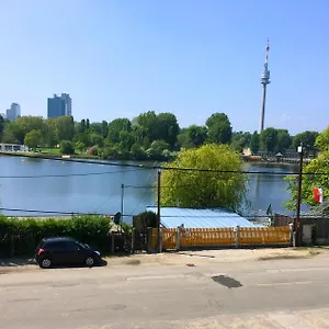Ajo - Alte Donau View Balcony - Self-check-in Апартаменты